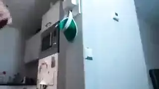 ثلاثية سحاقية تنتهي بقذف ساخن على الوجه