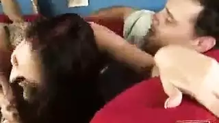 بث محظور: جلسة جماع جماعي صريحة