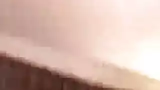 شرج عنيف على الأريكة مع صفع قاسٍ