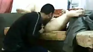 فتيات محجبات تطلق العنان لعاهرتها الداخلية في مشهد إباحي ساخن