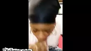 جنس مكتبي عاري لمحجبة: فتاة مالي تبلع السائل بعد مص شديد