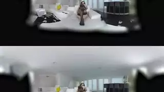 بورن غامس: عاهرة الواقع الافتراضي شانيل تجعلك تقذف حمولتك