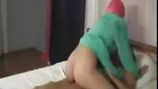 زبون ينيك فم محجبة حتى ينزل