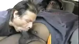 حفلة جنس حظيرة: نساء تركبها خيل وحمير