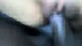 قضيب هائل يملأ ويوسع مهبل ضيق