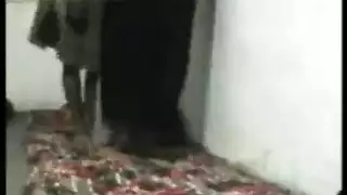زوجة مثيرة ليزا تركع من أجل قذف مراهق