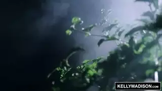 مص ورضاعة حلمات ضخمة في فيلم جنسي صريح