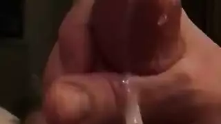 مراهقة شديدة تحصل على حمولة مرضية من قضيب نائب الرئيس السميك