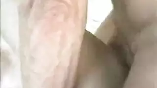 عجوز مدبوغ مصاصة