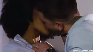 ثالوث جامح: الزوج، الزوجة، وخادمتهم المثيرة