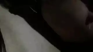 صديقة آسيوية خلابة تحب مص قضيب كبير لرجلها