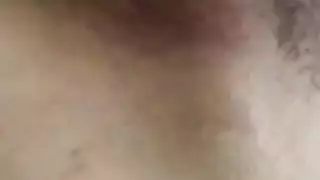 كس نيكيتا الداكن يحصل على يد خشنة