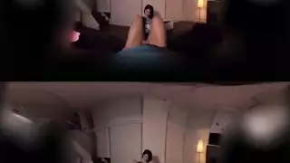 عاهرة الواقع الافتراضي تبلع زب كبير وتركبه بقوة