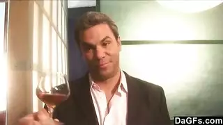 تجربة بيت دعارة افتراضي: عاهرات مثيرة في مشاهد بورن شديدة