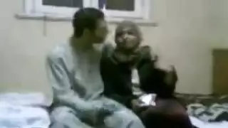 إكس إكس إكس عربي: الحجاب يُزال من أجل قذف على الوجه