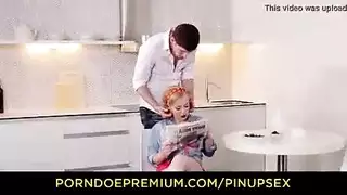 مفاجأة قذف داخل أخت زوجية في المطبخ