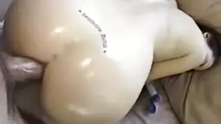 جلسة جماع شرجي شديدة بدفع عميق