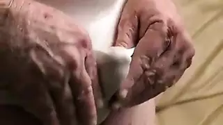 أم ممتلئة تبلع السائل المنوي – مشهد مص قضيب