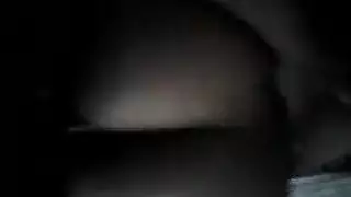 عاهرة عربية تتباهى بطيزها المثير وثدييها الكبيرين