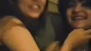 سحاق بنات امهات نااااار