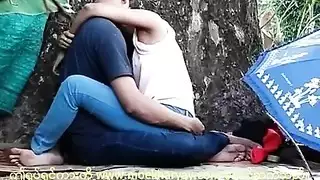 كاميرا خفية تكشف قيام عشاق شباب بممارسة جنس ساخن