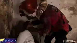 المهرج السفاح و المراهقة المخطوفة سكس رعب