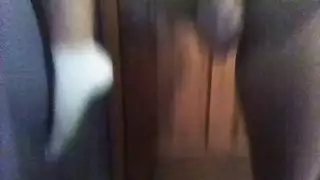 مراهقة سمراء تتعارك مع ديلدو