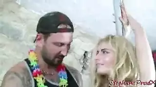 فرنسي إكس إكس إكس: وضع كلبي خشن وإنهاء بالقذف الداخلي